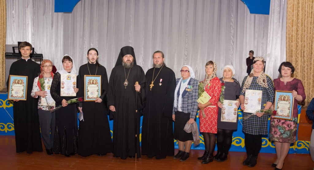 Вы сейчас просматриваете Преподаватели Воскресной школы «ПОКРОВ» удостоены высоких церковных наград